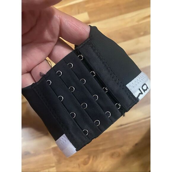 Boutique Black Lettering Seamless Bra Size Large NWOT - Picture 3 of 5